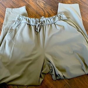 Lululemon 7/8 Keep Moving Pant